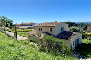 HOUSE WITH GOOD VIEW IN VENCE